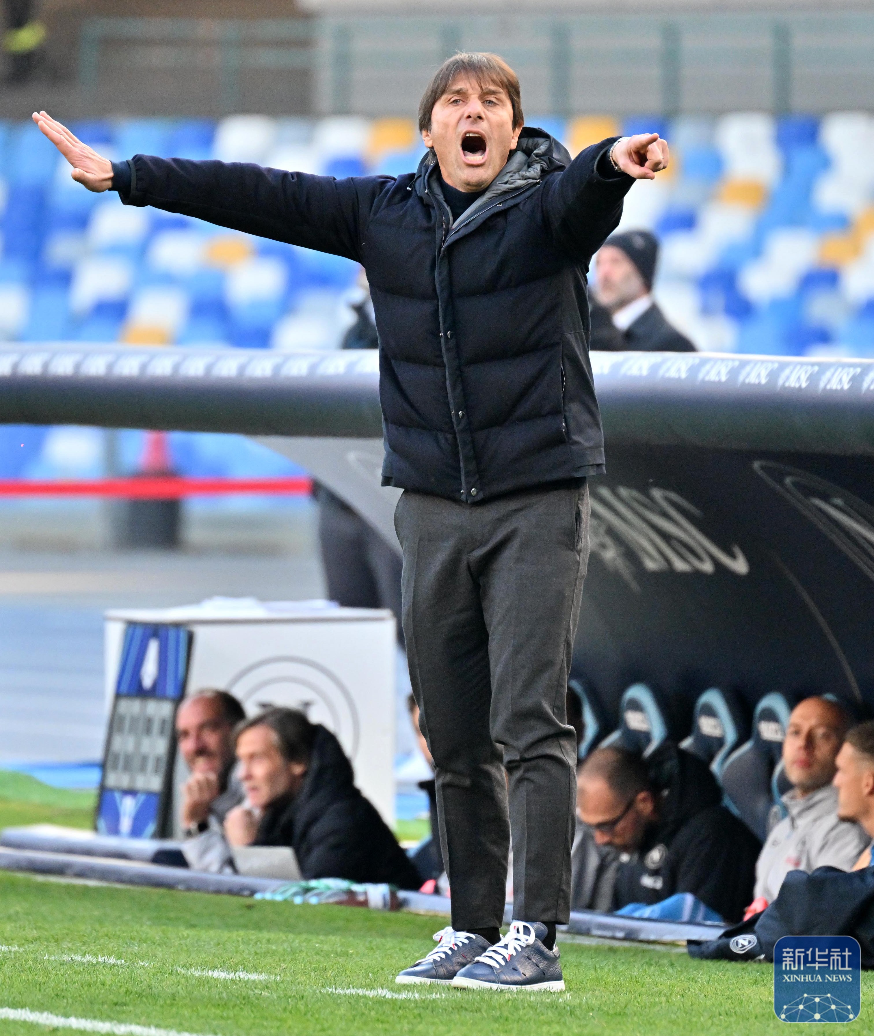 维罗纳主场战胜那不勒斯,士气大涨的简单介绍 维罗纳主场战胜那不勒斯,士气大涨的简单介绍