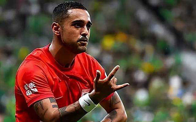 雄鸟队前锋赛季表现不佳,备受质疑 雄鸟队前锋赛季表现不佳,备受质疑